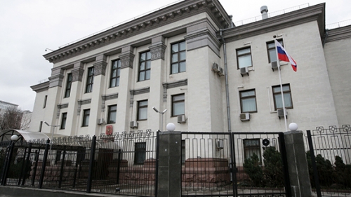 Горсовет Киева решил расторгнуть договор аренды земли с посольством РФ