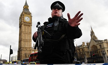 Теракт у британского парламента унёс две жизни, преступник ликвидирован