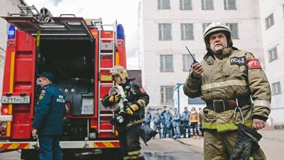 На юго западе Москвы потушили пожар в гараже с картоном