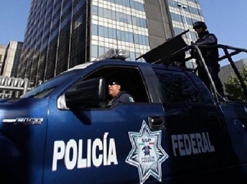 В Мексике полицейские дали толпе избить россиянина