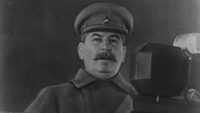 ФОМ: половина россиян одобряет действия Сталина в годы войны