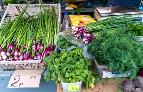 Цены на Скидельском рынке: клубника подорожала, зелень и молодой картофель подешевели