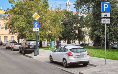 В центре Москвы появится больше платных парковок