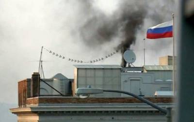 В США оштрафовали дипломатов РФ, сжигавших документы