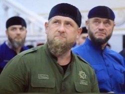 К главе Чечни обратилась мать пропавшего певца Зелимхана Бакаева