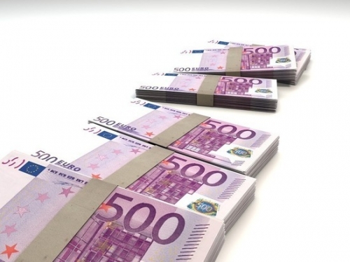 Десятки тысяч евро в Швейцарии спустили в унитаз