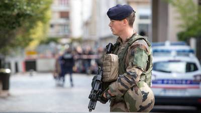 В пригороде Парижа идет антитеррористическая операция