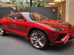 Новейший внедорожник Lamborghini: названа дата премьеры