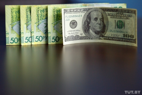 Ждать ли валютных сюрпризов под Новый год? Эксперты   о курсе белорусского рубля на конец года