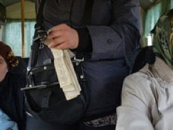 В Екатеринбурге 12 летнего школьника высадили из автобуса из за американской монеты