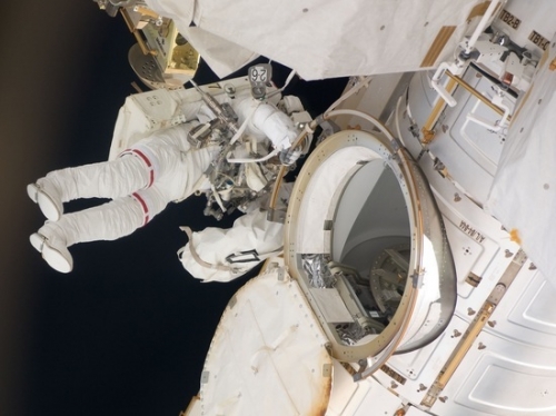 Ноу хау на МКС: за космонавтами начнут подглядывать с Земли