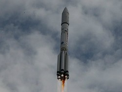 Запуск российского военного спутника Благовест с Байконура снова перенесли