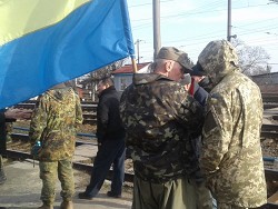 Митингующие на украинско польской границе перекрыли две дороги