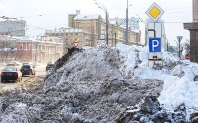 Снегопад века: почему в Москве не чистят платные парковки