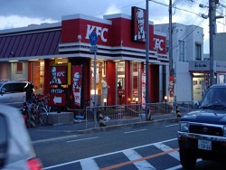 McDonalds и KFC нанимают на работу вышибал для безопасности своих клиентов