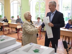 В Москве в день выборов запретили местные референдумы. Даже о памятнике Путину