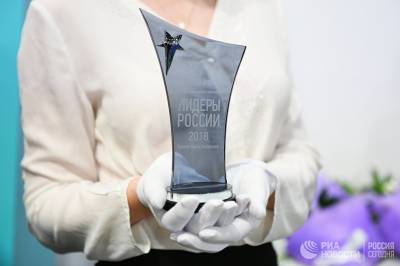 Кириенко наградил победителей конкурса Лидеры России
