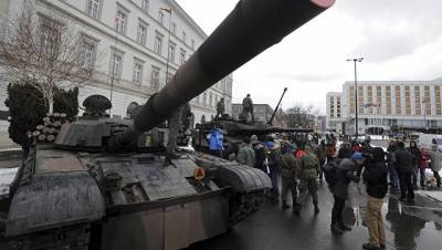 Европе нужно больше танков для борьбы с ИГ* и Россией, заявили в Польше