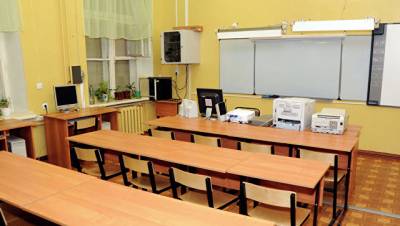 В Приморье не уволят учительницу, на уроке которой прочли матерный стих