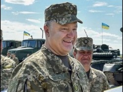 New York Times: Порошенко лично ворует у украинской армии