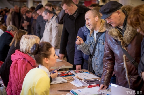 В Беларуси впервые за последние 10 месяцев выросло число официальных безработных