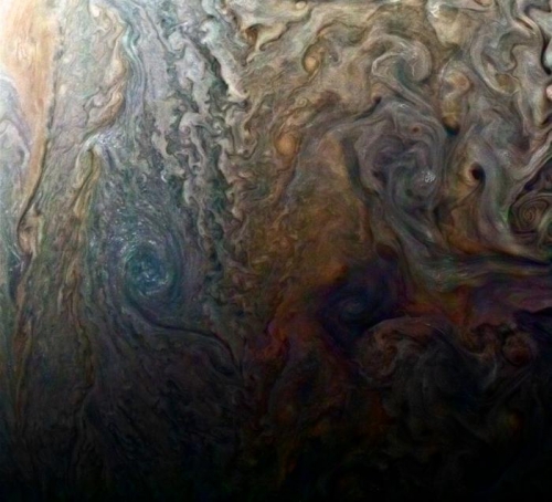 Станция Юнона готовится к очередному сближению с Юпитером