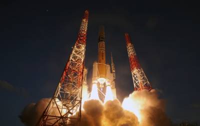 Япония запустила ракету с разведывательным спутником