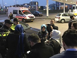 Прибывшую в Голландию наземными путями турецкого министра остановила полиция