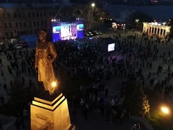 Крымчане отметили годовщину возвращения в Россию народными гуляниями