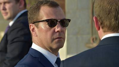 Политический громоотвод: эксперт прокомментировал опрос о Медведеве
