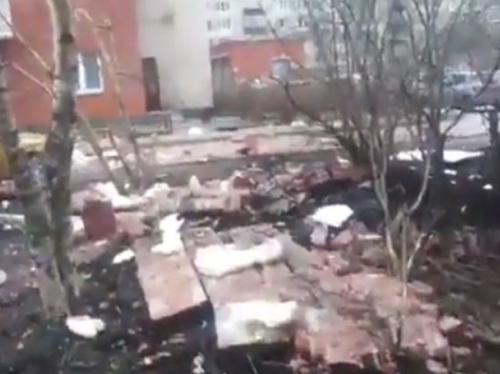 Новый «взрыв» в Санкт Петербурге устроили строители при помощи монтажной пены