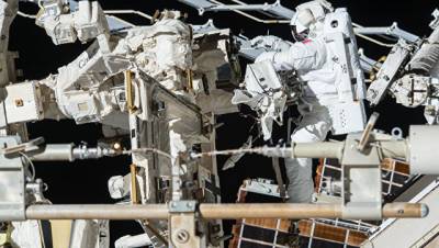 Следующий плановый выход в открытый космос с МКС перенесен на 12 мая