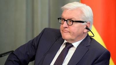 Штайнмайер заявил, что ЕС не требует от Польши создавать лагеря беженцев