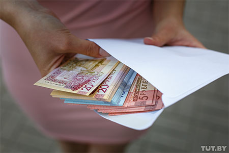 В Витебской области налоговики нашли зарплаты в конвертах