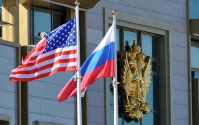 США с опозданием поздравили с Днем России