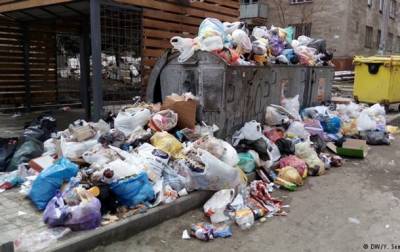 В Кишиневе социалисты и либералы чуть не подрались из за мусора