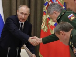 Вызвавшее насмешки видео с ударами по ИГ Путину передал Шойгу