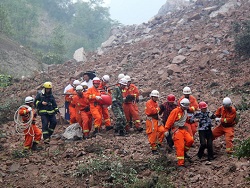 Оползень в китайской провинции Сычуань: под завалами   более 100 человек