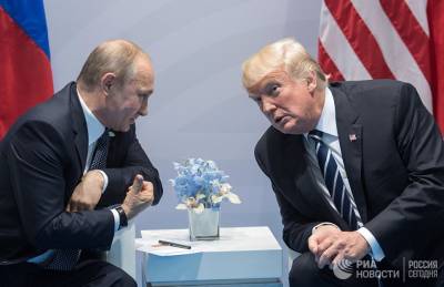 Меланья Трамп пыталась вытащить супруга с переговоров с Путиным