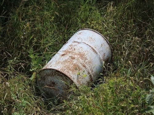 Украинские охотники за металлом разворовали свалку радиоактивных отходов