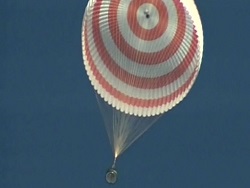 Экипаж МКС эвакуирован из спасательной капсулы