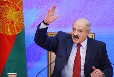 «Не надо батарею всовывать в багажник» — Лукашенко поездил на Тесле и отжег