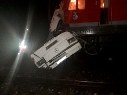 Во Владимирской области поезд врезался в пассажирский автобус: 19 человек погибли
