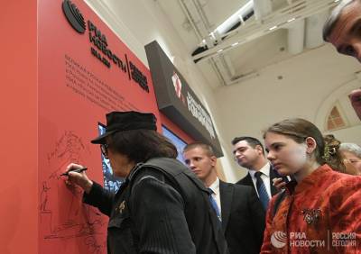 Революционные хроники РИА Новости вдохновили Шемякина на скетч