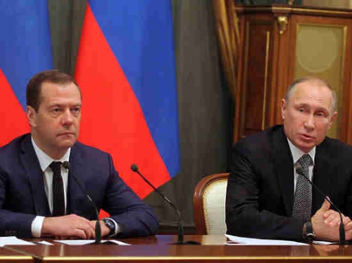 Бизнесмены пожаловались Путину на Медведева из за новых сборов