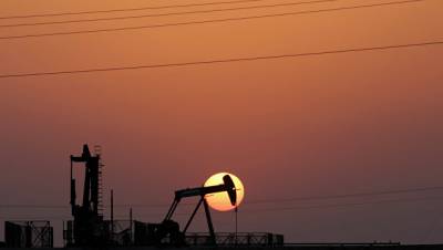 Нефть дешевеет в ожидании статистики по запасам в США