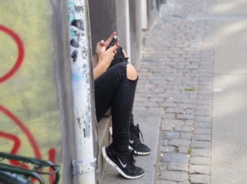 Психологи: смартфоны погружают подростков в депрессию