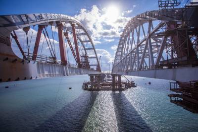 Мост в Крым: все сваи вбиты, запуск уже близко