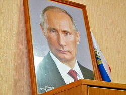 Центробанк не поддержал идею напечатать 10 тысячную купюру с портретом Путина
