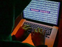 Хакер из РФ взял ответственность за взлом серверов Демпартии США под началом ФСБ